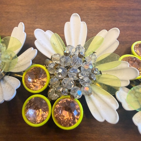 J CREW Yellow Brulee enamel Flower bracelet- stunning! EUC - Picture 6 of 6